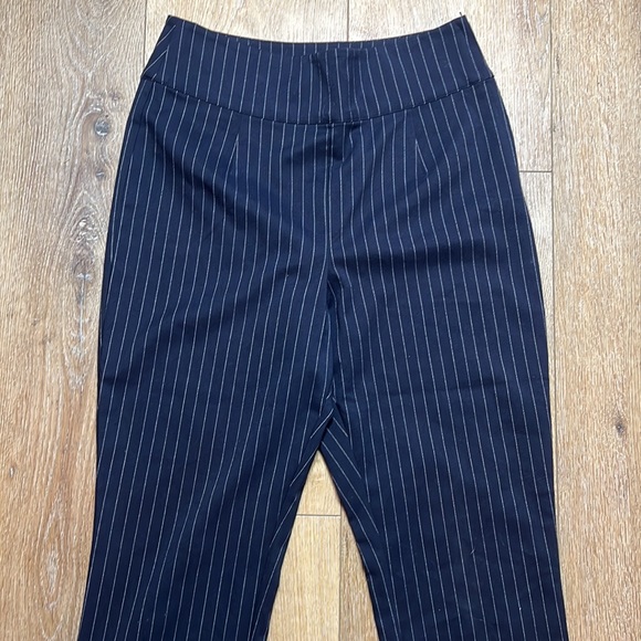 Good American Navy Pinstripe Exec Pant Size 4/27 - Picture 5 of 10